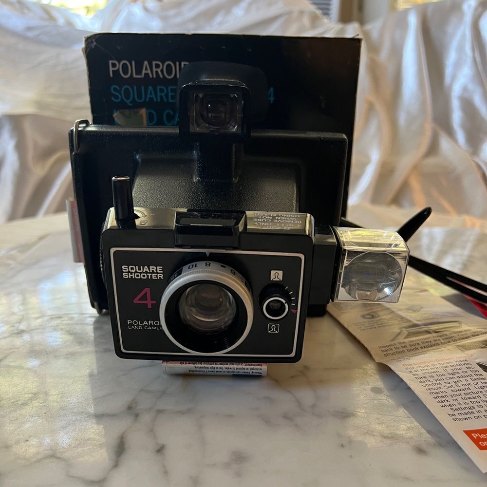 Vintage Polaroid Square Shooter 4 Instant Film Land Camera W/box And Papers